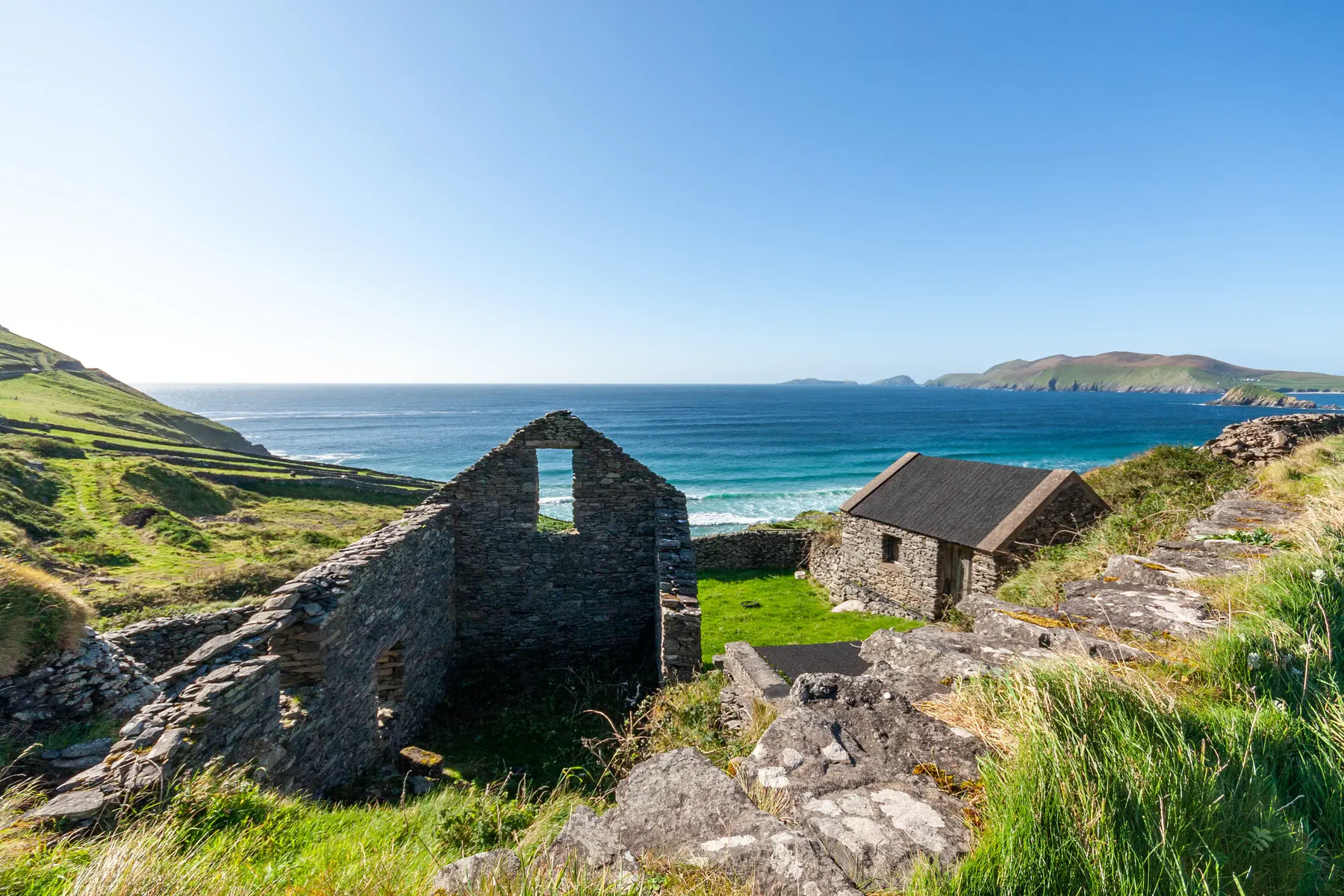 Stone cottage ruins overlooking the Irish coast
